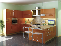 Кухня п-образная с глянцевыми фасадами оранжевого цвета