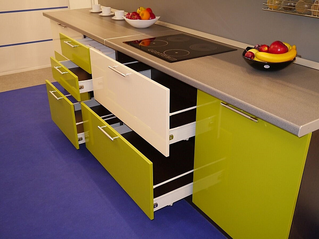 Модульная кухня Базис — длина 3,1 м, 25 цветов фасада на выбор фисташковая
