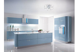 Кухня в голубом цвете с радиусными фасадами
