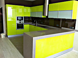 Яркая желто-зеленая п-образная кухня из акрила Импрезо желтая