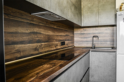 Кухня лофт темное дерево, бетон со скрытыми ручками